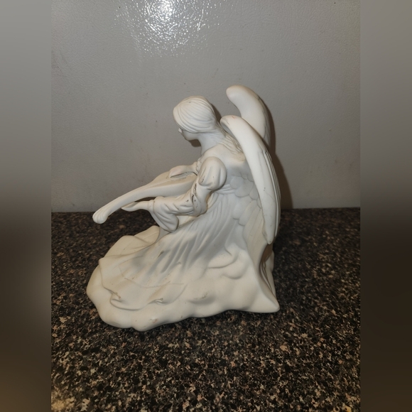 Heavenly Angel Ceramic Figurine White Dress Playing Mandolin Approx 9" &… - Picture 3 of 7